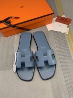 出厂价Pp：300赠送随机搭配丝巾 品牌：Hermes官网最新色系 编号：H01-211010 颜色：天蓝色 码数：35-40全码 34 41 42定做不退不换