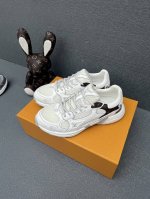 顶级版本：女款 男款+10 Lv 路易威登L家 驴牌 最新Olympia系列 情侣款 银角大王 休闲 运动鞋 跑鞋 本款 Lv Olympia 运动鞋融合网格面