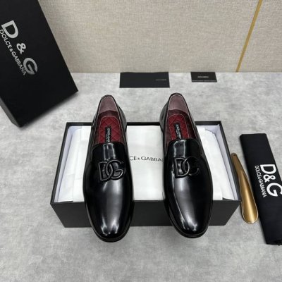 d&G 杜嘉-班纳 Dolce&Gabban* 男士正装鞋履， 官方售价 Rmb ,900 男士乐福鞋皮鞋 风格优雅考究，鞋面饰D-G Logo 字母造型徽标加