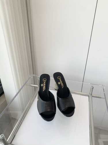 小香2025春季新品 ～小香高跟凉鞋！同原版1：1复制！非市场普通版本。面料：羊皮内里：羊皮跟高：8.5cm码数：35-39 40定做不退换