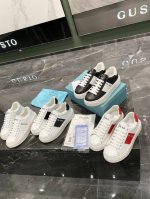 出厂价P P290 Prada普拉达：最新款。专柜一比一 厚底小白鞋 四季爆走的小白鞋，外观设计充满着青春气息，而且超级百搭，出行不累脚，超显腿长，面料头层牛皮