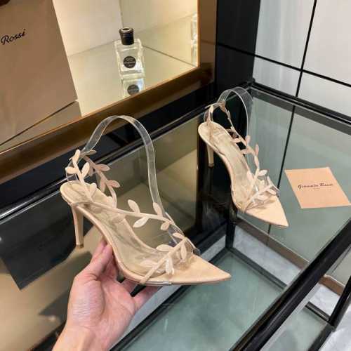 gianvito rossi 2025新款凉鞋顶级版本代购品质这双尖头高跟漆皮树叶装饰女鞋，简直是我的心头爱！尖头的造型精致又时尚，尽显女性魅力。漆皮的材质光亮