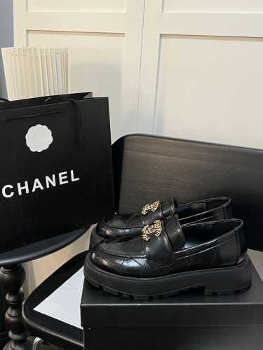 橙子出厂价 Chanel 香奈儿 2025新款 双C扣绣线厚底乐福鞋小皮鞋 春季香家必备爆款，女神系列，拥有香家特色优雅名媛气质，超级耐看，让人无法抗拒，心动