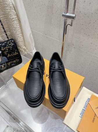 Lv 秋冬新款厚底乐福鞋 鞋面：进口牛皮 内里：进口牛皮 大底：原版开模发泡橡胶大底 Size：女35-39 男40-44 40 45定做不退换 - 点击图像关闭