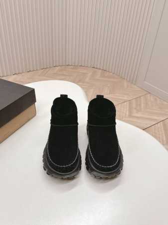 UGG塔斯曼轮胎底短筒雪地靴 24ss秋冬新品雪地靴毛毛鞋 塔斯曼运动系列 上脚超可爱，塔斯曼The Venture Daze Mule24全新系列加入本季的潮 - 点击图像关闭