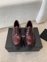 Alexander Wang 大王24ss新款 系带 厚底 乐福鞋 大王这双厚底乐福鞋绝对是腿精必备神器 显高显瘦，黑色经典百搭王~~ 皮面搭配激光Logo，绑