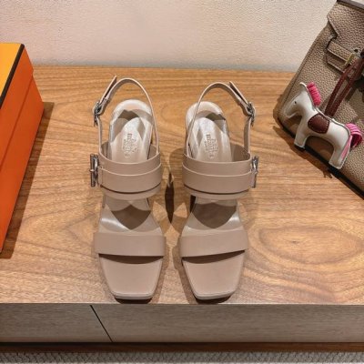 hermes... 平底拖鞋 2025新品+爆款系列 真皮大底，独家开模五金扣，进口牛皮 春夏拼色兼具颜值舒适度的单品！ 渠道货源 女码35-39 可订做40
