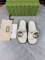 Gucci2025新款，金属扣原版1：1打造。超美品质，专柜经典款。鞋面:原版小牛皮内里:水染牛皮垫脚:水染牛皮大底:超轻原版底厚底增高:3.5cn包装:原版包
