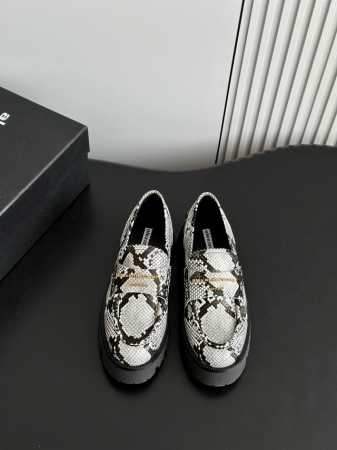 P420 Alexander Wan*Aw Carter亚历山大王防水台松糕厚底乐福鞋一脚蹬乐福鞋 Jennie 大王这双厚底乐福鞋好绝，同款乐福鞋来自压力山 - 点击图像关闭
