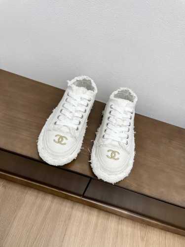 Chanel 小香 24ss 新款流苏 刺绣 帆布鞋 休闲运动鞋 原版购入开发 做货 这款 流苏 厚底运动鞋是一款时尚单品，提升该系列的格调。可为各式休闲造型增