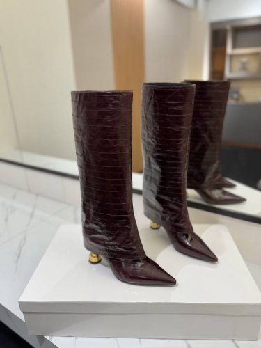 VANDA NOVAK来自意大利的品牌 全网独家 耗时3个月研发 鞋跟独特设计酒杯 2024重磅系列 众多联手意大利品牌 推出高级感满分的鞋款系列 火遍ins