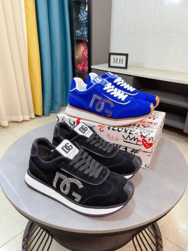 出厂价p Dolce＆Gabbana Dg 原版进口头层牛皮羊皮内里，上脚轻便、舒适 、百搭、原版特供大底深受潮流男士的青睐欢迎对比品质精致奢华，超A级别！版型