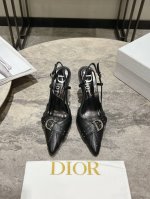 迪奥Dior 早春新款 尖头慕勒拖女拖鞋 明星同宽CD字母logo高跟凉鞋 市面顶级高端版本 材质：鞋面采用进口混种羊皮+水染羊皮内里 垫脚意大利真皮大底 跟高