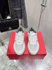 顶级版本 男款 Ferragamo菲拉格慕 最新Gancini系列 厚底 休闲 运动鞋 原版购入开发 做货 这款都市风格休闲鞋大胆融合多种面料，巧妙运用高科技网