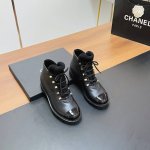 独家爆款 CHANE*｜小香2024秋冬高级手工坊新款短靴 本季秋冬季节必备单品！香奈儿女士钟爱简约又难以抗拒系 搭配展现与众不同的穿搭风格。时尚达人鞋柜必备款