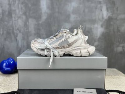 現貨 K版 网纱款 九代 最新爆款3Xl Sneaker系列 情侣款 休闲 老爹鞋 运动鞋 原版购入开发 做货 3Xl Sneaker 整体鞋型汲取了 Tra和