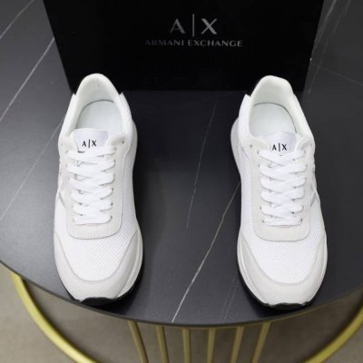 出厂价Pp： 品牌：阿玛尼 标准码：38-44 45订做 等级：官网同款 材料：原版皮料拼接品牌布匹 电绣Logo 舒适透气内里 轻便耐磨运动大底 款式类别：男