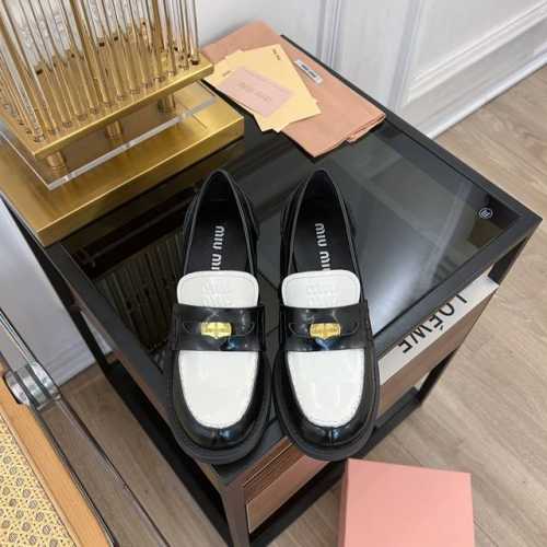 MiuMiu缪缪 2024 miu家2024春夏新品 专柜最新爆款金钱币乐福鞋系列 时尚 简约高级 随意搭配 上脚非常轻便舒适 今年主推款 时尚 简约高级 随意