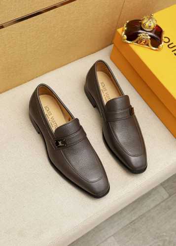 商品商标：LOUIS VUITTON 路易威登 休闲皮鞋 正码码数: 38-44 45.46订制 商品材料：精选 进口头层荔枝纹牛皮鞋面+奢华五金扣，进口头层牛