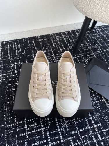 代购级330 Prada 普拉达 24Ss秋冬厚底球鞋 帆布鞋 科技帆布最新黑科技 相隔几年Prada又给我们带来好看的饼干鞋了 时髦精绝对不能错过的必入款 没