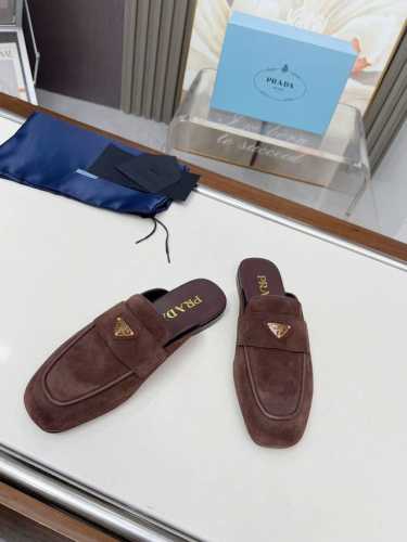 市场顶级版Ss Prada普拉达三角标 顶级品质 集优雅知性复古可爱于一身 鞋面：牛绒皮 内里：牛皮里 原版 意大利真皮大底 Size：35-42 41、42、