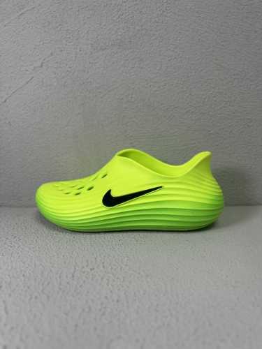 nike Reactx Rejuven8 Green Strike 时尚百搭 洞洞鞋 男女同款 绿色 Size：36.5 38 39 40 41 42 43 4