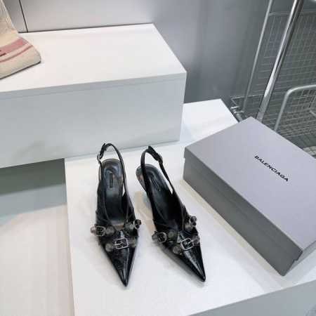 工厂p价 女装女鞋 运动原单！顶级品质巴黎世家 Balenciaga 2025春夏新色经典金属铆钉高跟后空尖头凉鞋！这双Cagole凉鞋鞋型是淑女拖鞋上面的铆钉 - 点击图像关闭