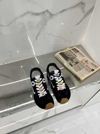 高版本 ‘’ Loewe 2025 ss 2.0复古运动鞋2.0升级了穿感更加舒适 DIY鞋带配件更有趣味、品质依旧、区别市面抢出版本、自购原版独立开发、鞋面采 - 点击图像关闭