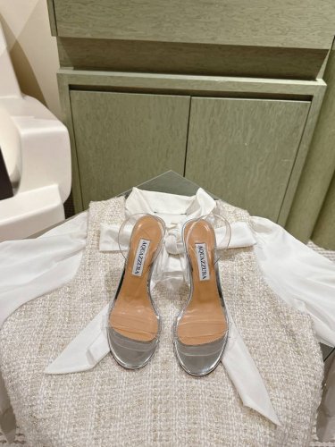 Aquazzur* 菠萝早春专柜新品仙女时装鞋系列，大量上新同步官网全系列均可定制龙年主打一个火爆，全网各大网红纷纷开秀，绝美的穿搭系列！ ★★★★★ 鞋面 P