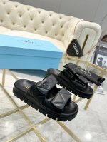 PRADA 春夏菱格拖鞋新品 顶级版本 实力来袭！ 当红明星同款拖鞋，时髦百搭nice单品，意大利专柜代购原版鞋开发，1比1照足原味复刻。今年的主题就是不被定义
