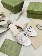 O380顶级版本Gucci 24S春夏新品Gucci每个细节皆经过精心细致打造，可与Zg对比如一，无二品质！ 品牌运用缤纷的色彩搭配，呈现出逸趣横生的成衣，鞋履