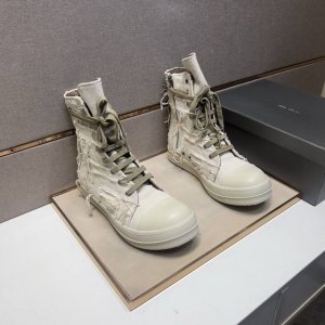 出厂价Pp 欧～ 情侣装休闲高帮鞋 2025Z柜同步发售 码数:35-47# 1个颜色鞋面选用多材质拼接网布内里，舒适透气，鞋底：原版舒适耐磨防滑大底，实物拍摄