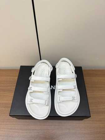 Chanel香奈儿小香魔术贴沙滩凉鞋 24ss 春夏新款！沙滩鞋全网爆爆爆！专柜最新款，上脚依然让我心甘情愿剁手入，人气爆款必须得有它排名，四季搭配都无敌了，各 - 点击图像关闭