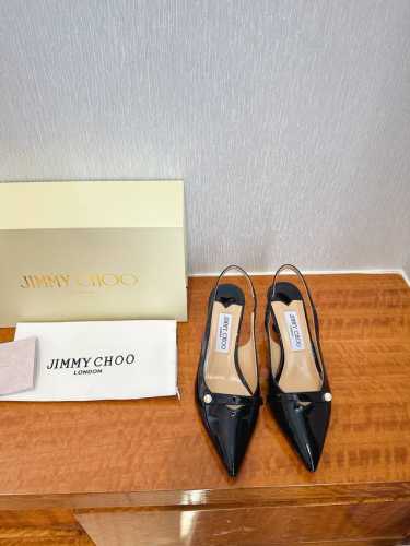 出厂 Jimmy Choo 吉米周 是一个非常全面之尊贵时尚生活品牌， 香港,美国等大时尚博主及明星的同款表带女士高跟，中跟，平跟后空凉鞋系列。 澳大利亚尖头
