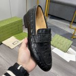 出厂价 - Gucci 古奇 男款乐福鞋！正品开模马衔扣 鞋柜必备的经典款 ！上脚特别的秀气！这款古奇原版是套楦的做法，我们也和专柜一致！所以在楦型和舒适度上更