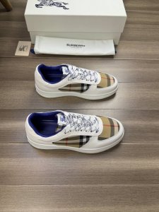 burberry 巴宝莉 -高端品质 原单 -鞋面：进口纳帕小牛皮、品牌图腾布匹、鞋舌品牌布标 -内里：帆布内里， -大底：橡胶; 双色成型大底 -超高品控 做
