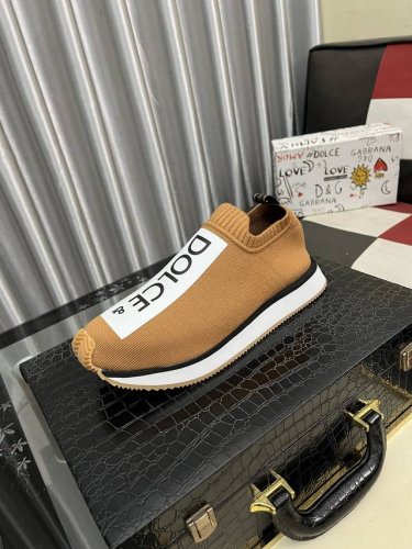 出厂价Pp： Dg～ 情侣装休闲鞋 2025Z柜同步发售 码数:35-46# 8个颜色鞋面选用多材质拼接网布内里，舒适透气，鞋底：原版舒适耐磨大底，实物拍摄实物