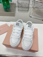 p直销 女鞋 女装 女鞋 女装 缪缪Miumiu 新款 火爆款脏脏鞋 小白鞋 主推款 复古做旧时尚 简约高级 随意搭配 上脚非常舒适，年度必入款！鞋面原版牛皮，