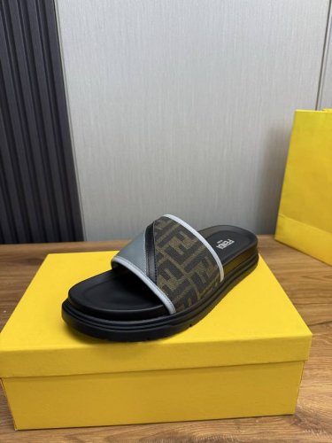 工厂p价 芬迪男拖鞋，ＦＥＮＤＩ官网一比一制作 38-45码 45 46 订做！