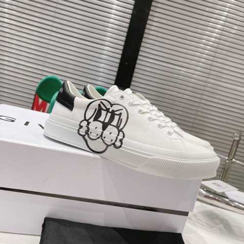 冲量价: 男+20 原版开发长期出货。GIVENCHY CitySport运动鞋 p5,190 产品详情 Citysport光滑牛皮革运动鞋 侧面饰以标签效果黑