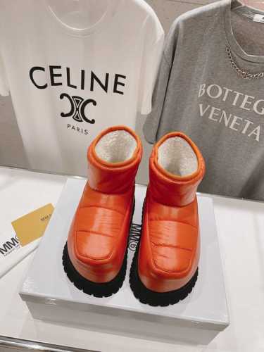 高版本出厂 MM6马吉拉厚底面包靴雪地靴 Maison Margiela 大热时尚风 慵懒风系列 粉色Mm6 Maison Margiela的实验性从功能主义的