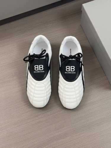 BALENCIAG 顶级P: Size：35-44 女41.42，男38.45定做 BALENCIAGA 巴黎世家秋季低帮舒适休闲鞋，轻盈又舒适，上脚秀气 鞋面