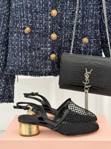 厂价 Ferragamo 菲拉格慕25Aw新品 网面金属跟凉鞋 这一季的春款真的太爱了！ 网面若隐若现 性感又不失甜美~