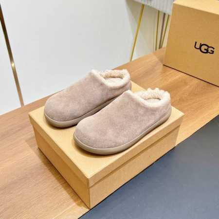 广州版本 2024新款UGG油叽叽包头拖鞋 毛毛拖鞋 棉鞋UGG真的是必须人手一双！慵懒随性的代表，穿搭上脚真的很高级 上脚包裹感超nice，很舒服，懒人必备， - 点击图像关闭