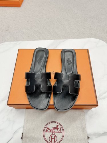 顶级版本，Hermes 爱马仕2022早春新款 拼接工艺全新改版 Hermès 包装升级版型做工材料升级～Hermes市场最高版本纯手工拖鞋 2022早春新款原