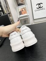 出厂 Chanl* 与马吉拉2025C网红明星联名款 专柜最新走秀主打系列上新款， 真的美爆了，实物相当赞 原版排列搭配。 内里垫脚：进口羊皮里 大底：私模稀模