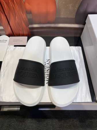 Alexander Mcqueen 。麦昆拖鞋系列 高端品牌 3D制面，升级版大底，更轻便，防滑。市场顶级品质，潮人必备，夏季拖鞋的季节来了，穿起来超级唯美. - 点击图像关闭