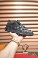 出厂价P 原版开发 品质出货 欢迎对比 Lv板鞋系列 Lv Trainer Maxi运动鞋将成衣系列的宽松廓形引入Virgilabloh笔下的Lvtrainer
