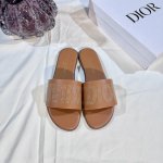 出厂： Dior 迪奥 2025新花色 太空珠平底拖鞋 一字拖 休闲凉拖 码数：35-42 颜色：棕色