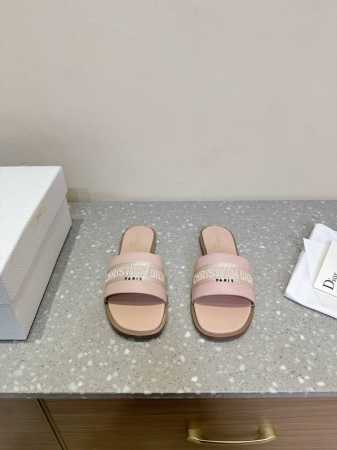 Dior 迪奥 25ss春夏新款 D-Lane 平底圆头 露趾拖鞋凉鞋春季季成衣系列的新款单品，来自 iviera 限定系列，兼具高订风格和休闲气质。不对称白色 - 点击图像关闭